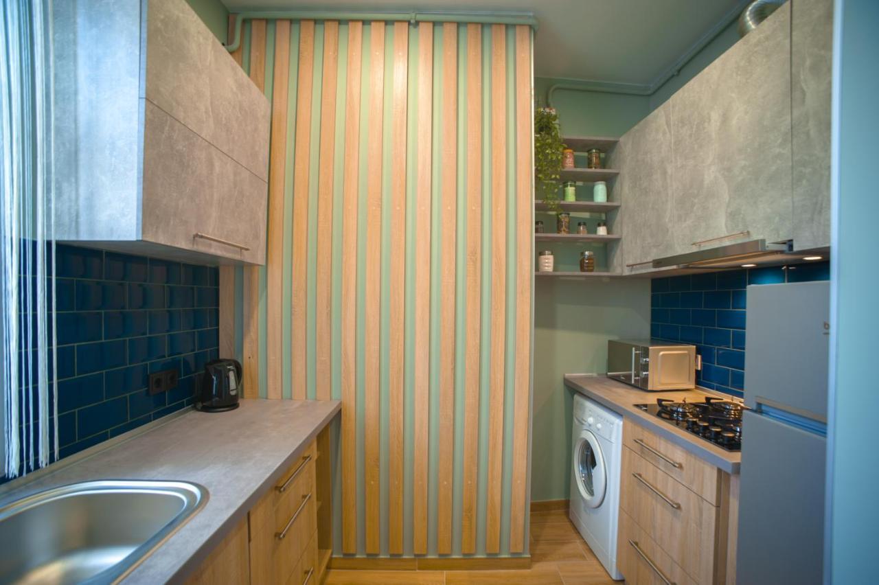 3 Bedroom, 2 Bathroom Apartment Near Forum Lviv Bagian luar foto