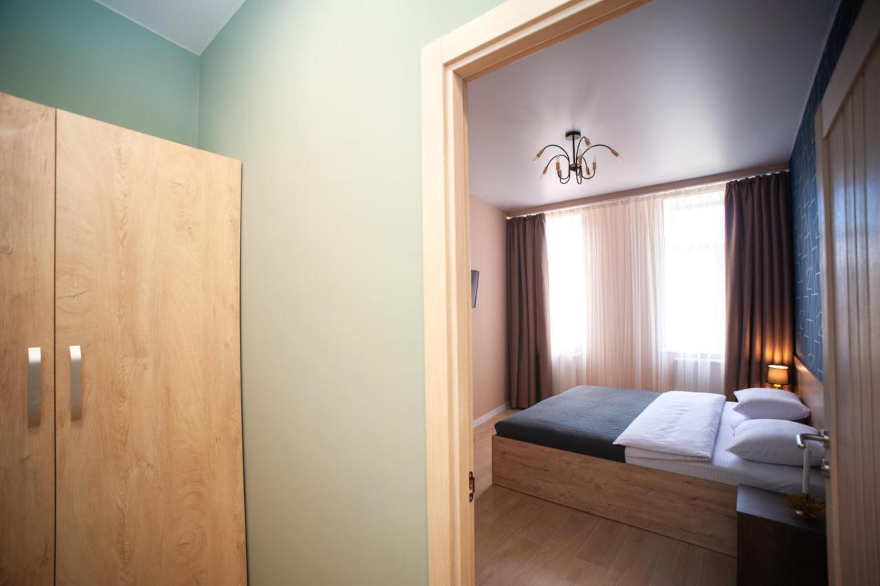 3 Bedroom, 2 Bathroom Apartment Near Forum Lviv Bagian luar foto
